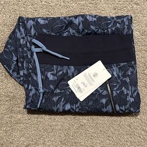 NWT Athleta Trekkie North Jogger size 22.